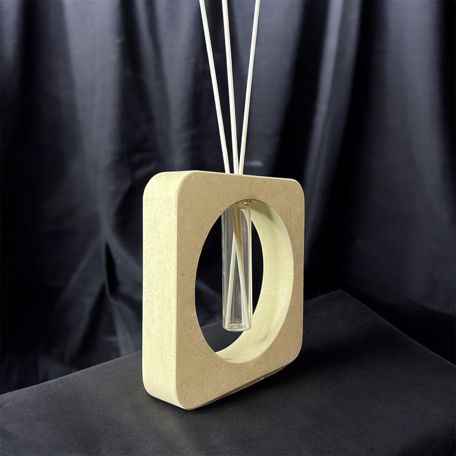 Quadrum Diffusore in Pietra Leccese - Design Scultoreo